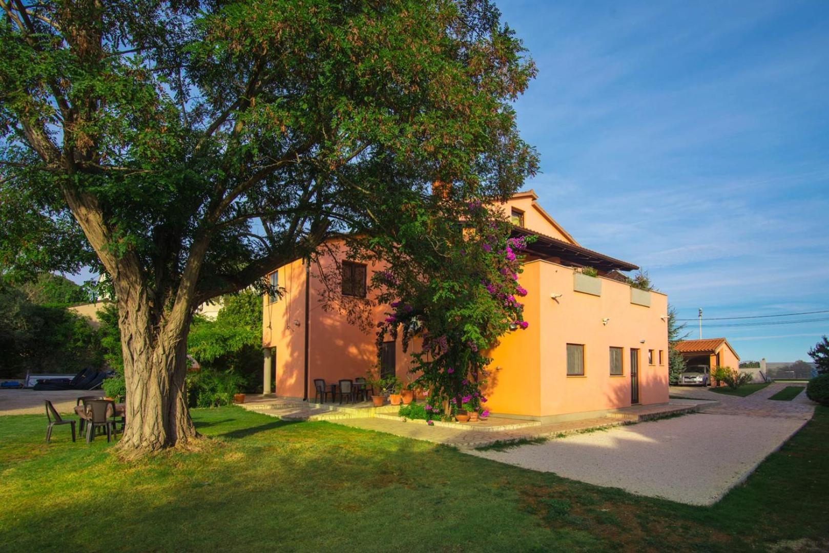 PUY Apartment Viktor מראה חיצוני תמונה